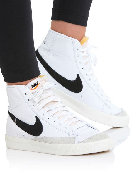 nike blazer sneakers girls